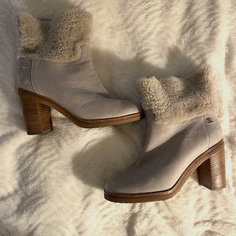 CHANEL Sherling Booties